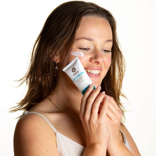 Blue Light Defense Day Cream Face Moisturiser Natural Product